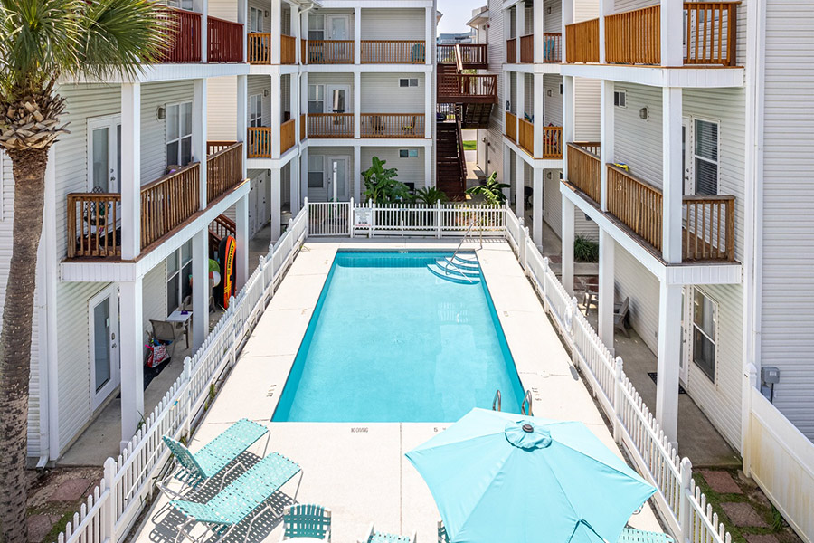 Resort Sunset Cottages Fort Walton Beach courtyard pool