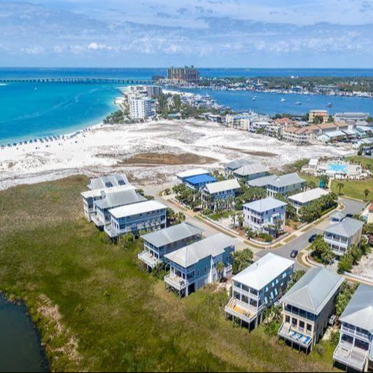 Destin Florida Beach home rentals on Destin Pointe